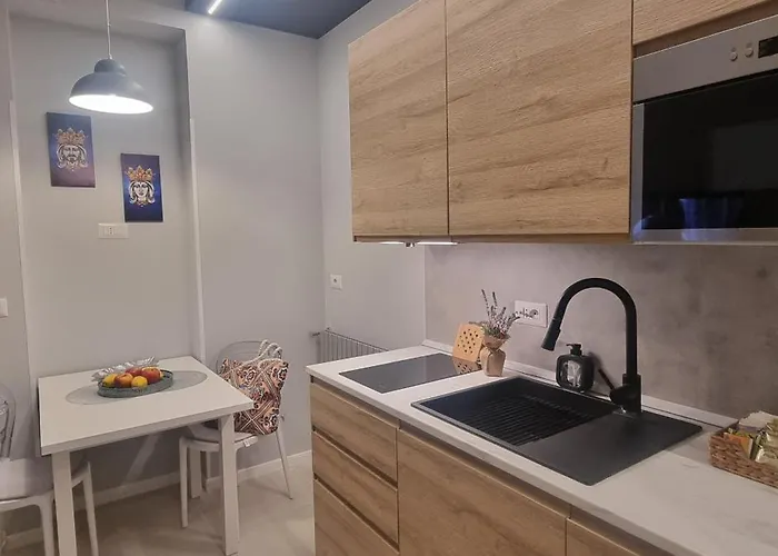 アパートホテル Leda